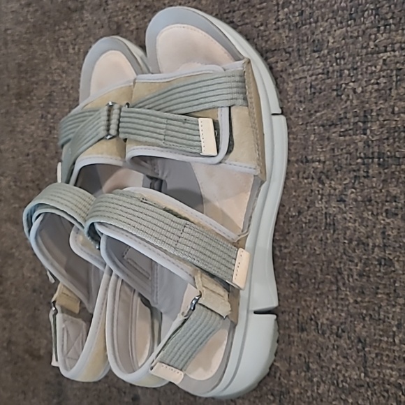 Clarks Trigenic Sandals size 7 - Picture 2 of 4